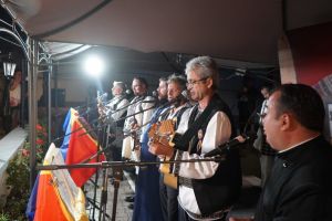 VIDEO FOTO Sute de sibieni au venit să se închine la biserica de pe strada Dealului, în ziua hramului