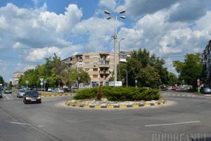 Sensul giratoriu de la intersecţia străzilor Calea Aradului şi Vlădeasa se desfiinţează parţial