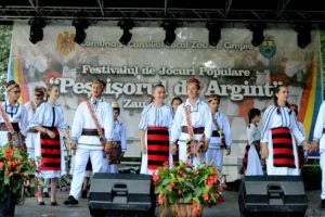 Parcul Bârsana, animat de „Târgul Peştelui” de la Zau