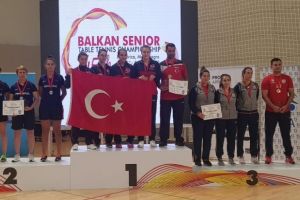 Tenis de masa:  Surorile Alina si Elena Zaharia, din Constanta, medaliate la Campionatul Balcanic de seniori (galerie foto)