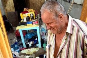 Secvenţe şocante din noaptea de dinaintea crimei: Alexandra fost ţinută pe jos şi legată cu sfoară de patul metalic în care a dormit Dincă