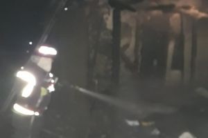 Incendiu in Peceneaga, in aceasta noapte. Doi copii de 2 si 5 ani au fost salvati