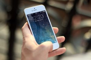 iPhone-urile din 2021 vor avea Touch ID in-display, susţine un analist