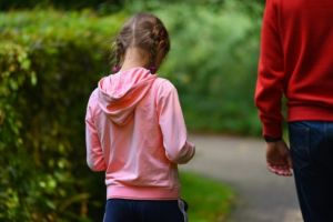 Caz revoltător în Constanţa. O fetiţă de 5 ani a fost agresată sexual într-o excursie