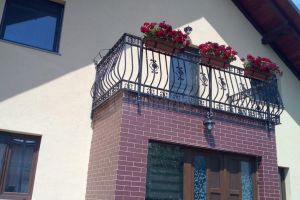 Arhiepiscopia Sucevei şi Rădăuţilor i-a ridicat o casă văduvei preotului Gavril, în ...