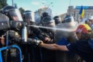 PSD a secretizat şi îngropat manipulările şi violenţele jandarmilor împotriva cetăţenilor paşnici ‪din 10 august‬!