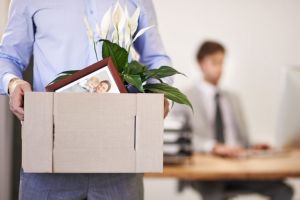 Nu mai sunt bani: Guvernul pregăteşte o Ordonanţă de Urgenţă care opreşte angajările la stat, concedieri şi tăieri de cheltuieli