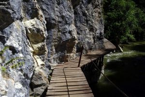 Un băiat de 8 ani a avut nevoie de intervenţia salvatorilor harghiteni pe un traseu turistic din Harghita