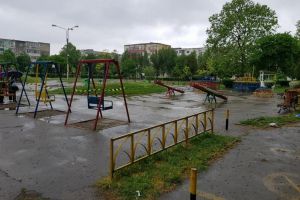 De la mobilier urban la locuri de joaca. O firma din Slatina l-a apucat pe Dumnezeu de picior“ la Constanta! (document)