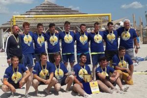 Juniorii de la HC Dobrogea Sud si CSS Medgidia, aur si bronz la Nationalele de handbal pe plaja 