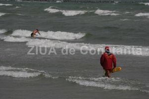 Copil de 10 ani scos din mare, in dreptul plajei Malibu din Mamaia