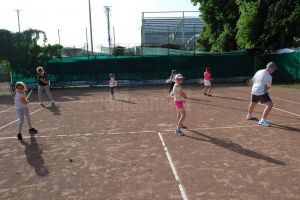 Micii tenismeni de la clubul Select vor beneficia de un stagiu de pregătire centralizată