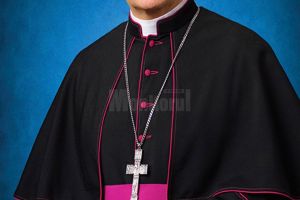 Monseniorul Iosif Păuleţ a fost consacrat şi instalat ieri episcop al Diecezei ...