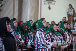 Limba maghiară ar putea răsuna şi pe la slujbele ţinute în Moldova, pentru credincioşii romano-catolici