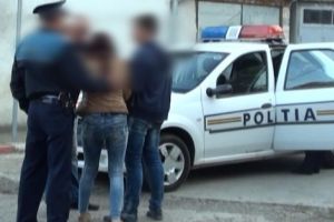 Încă o MINORĂ din Argeş „recuperată” de pe drum. De ce fug FETELE de acasă?