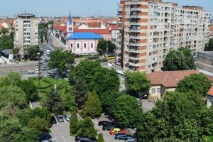 Debut cu drujba! Lucrările la pasajul pe sub Bulevardul Magheru încep cu tăierea a 26 de arbori