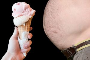 4 cauze ale grăsimii abdominale