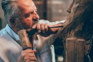 ÎMPLINIRE: Expoziţie de sculptură,  la Covasna
