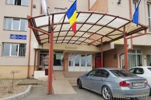 Consultanţă cu instanţă: Primăria Sânmartin, „arsă” la banii europeni după ce a mers pe mâna lui Hornung