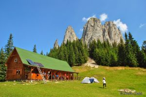 Eveniment de escaladă şi highline la Piatra Singuratică, organizat din nou anul acesta