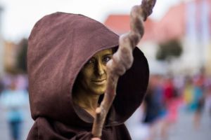 Trecutul devine prezent la Festivalul Medieval  – Blestemul Vrăjitoarei aruncat asupra Sibiului