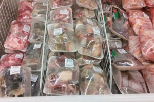 Produse congelate în Argeş: mănânci acasă, nu mai ajungi la serviciu!