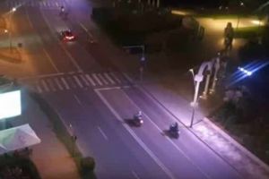 VIDEO ȘTIREA TA. ”Liniuţe” cu motocicletele în miez de noapte pe Bulevardul 1 Decembrie 1918, din Alba Iulia. Albaiulienii care locuiesc în zonă au ajuns la capătul răbdării