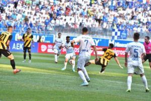 Fotbal: Universitatea Craiova, invinsa acasa de AEK Atena cu 2-0, in turul al treilea preliminar al Europa League