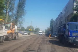 Restrictii de circulatie in zona Hipodrom. Strigatul gropilor a fost auzit! / Asfaltul incins se asterne pe strada care a cerut pietate vreme de trei luni