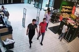 Furt dintr-un hipermarket din Suceava, filmat cu camerele de supraveghere