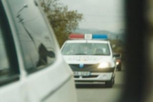 Gonea ca nebunul la Drăganu, iar poliţiştii au plecat în urmărire!