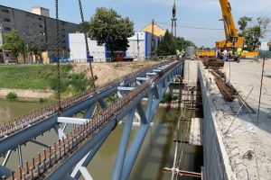 Surpriza de pe Podul Dragalina: va avea spaţiu verde. A venit şi a doua grindă pentru Podul Eroilor