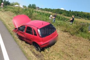 Două persoane au fost rănite, într-un accident cu trei maşini implicate la Buneşti