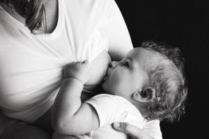 Alimente alergenice la care să renunţi cât alăptezi