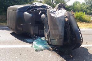 Două persoane au fost rănite, într-un accident cu trei maşini, la Buneşti