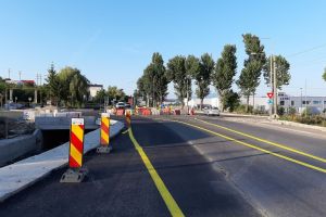 Sensul giratoriu de la intersecţia străzilor Tărpiului, Drumul Cetăţii şi Livezi, montat provizoriu