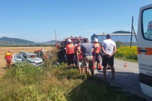 Accident rutier grav la Sărata: Șofer încarcerat, femeie însărcinată dusă la spital