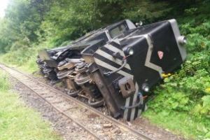 Valea Vaserului: Mocanita deraiata. 11 persoane au fost transportate la spital (FOTO)