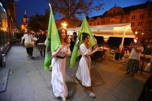 Paradă în sunet de tobe, prin centrul Timişoarei, la deschiderea Festivalului Medieval