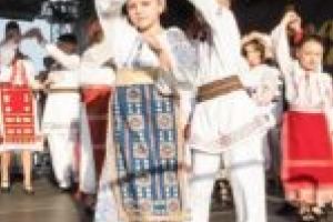 Muzică, dans şi bucate tradiţionale! Începe Festivalul Internaţional de Folclor „Ana Lugojana”
