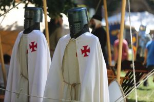 Festivalul Medieval: lupte, reconstituiri istorice şi legende, în spatele Castelului Huniade