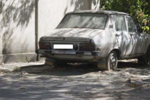 Maşini abandonate, proprietari decedaţi