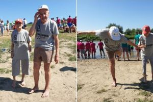 FOTO: La 85 de ani, pe râul Mureş, cu o canotcă. Soţii Sufleţel, din Alba Iulia, respectă tradiţia şi participă şi în acest an la “Descoperă Rowmania”