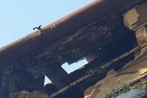 Pietonala lui Falcă, cu bănci la preţ de Logan, se năruie peste trecători (GALERIE FOTO)