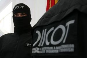 S-a dat drept un actor cunoscut şi a ajuns să fie acuzat de pornografie infantilă