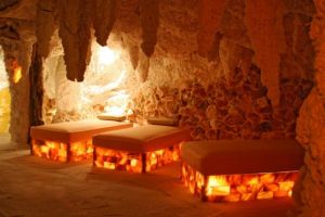 Efectul terapeutic al vizitelor la salină: Lista bolilor pe care le tratează. ATENȚIE: Cine trebuie să evite salina