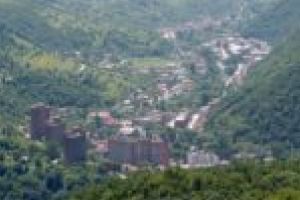 Băile Herculane renaşte! Staţiunea, luată cu asalt de turişti