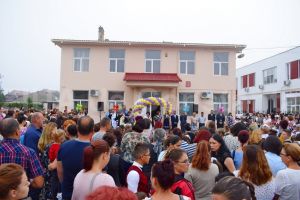 Sondaj de opinie:  Credeti ca Ministerul Educatiei ar fi trebuit sa dea curs solicitarilor operatorilor din turism si sa prelungeasca vacanta de vara a elevilor?