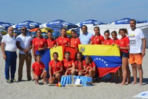 Premii din partea Ambasadei Venezuelei in Romania la Nationalele de oina pe plaja, de la Mamaia (galerie foto)