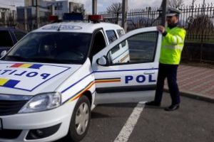 Noi reguli de circulatie. Guvernul va introduce AMENDA pentru cei care tin telefonul in mana la volan sau indraznesc sa faca LIVE-uri pe Facebook